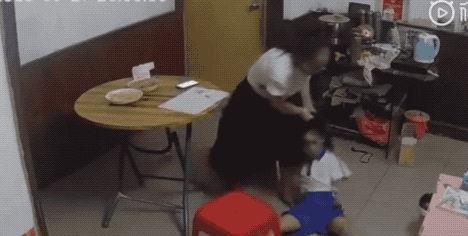 小女孩视频爆料,网友热议社会现象