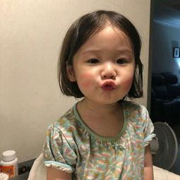 吃瓜网红小孩图片高清,高清还原吃瓜网红小孩的可爱瞬间  第2张