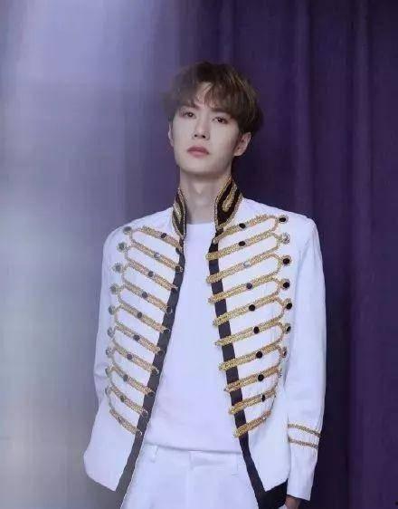 赵丽颖王一博最新爆料衣服,时尚穿搭引发热议！  第3张