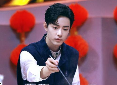 心理医生爆料肖战视频